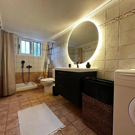 Traditional House Pouglia Loutses