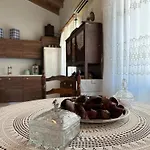 Traditional House Pouglia * Loutses