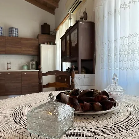 Traditional House Pouglia * Loútsai