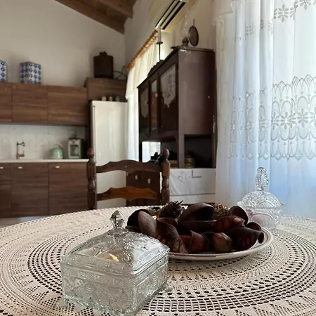 Traditional House Pouglia * Loútsai