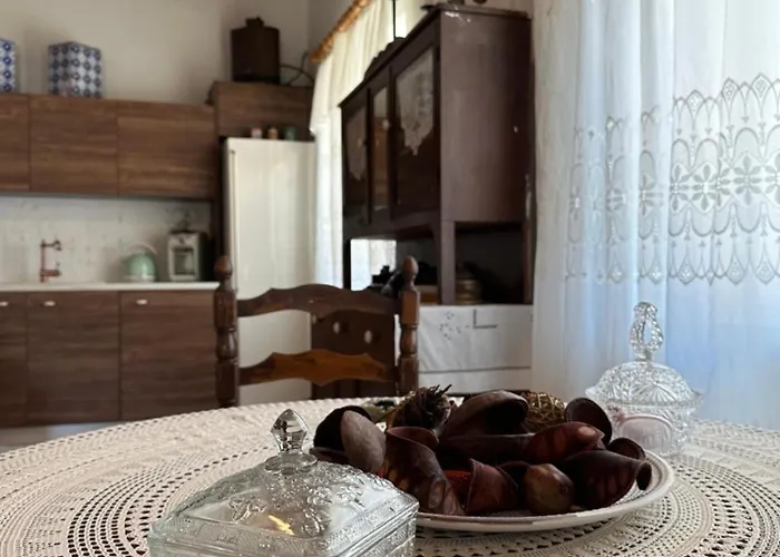Traditional House Pouglia * Loútsai